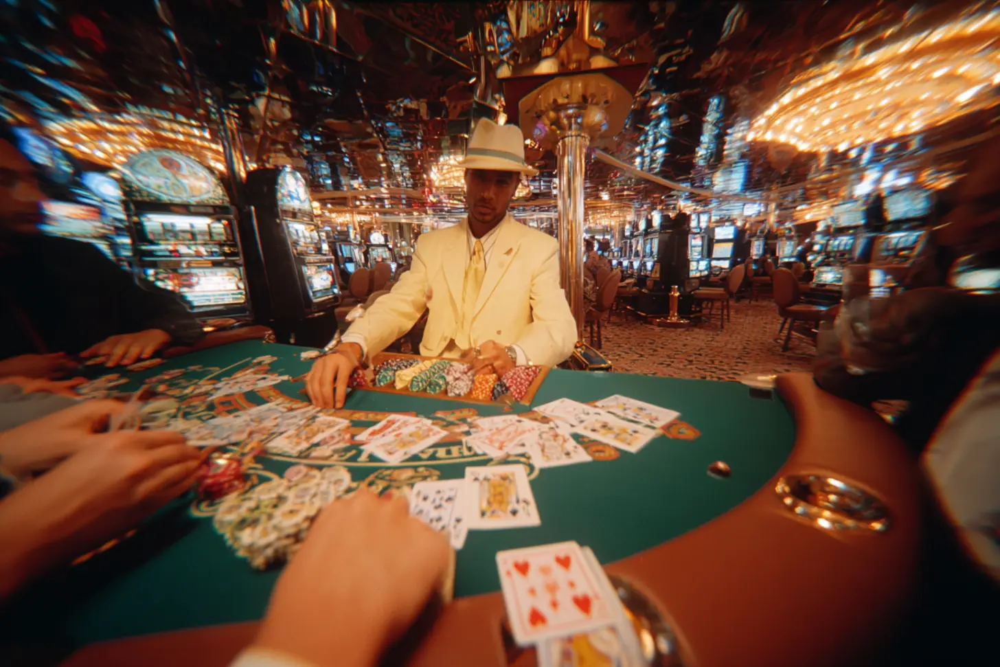 Baccarat y póker — mesas premium
